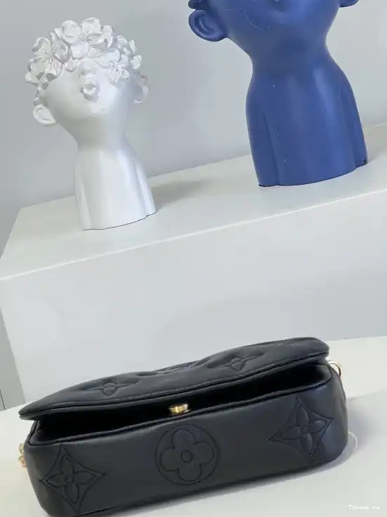 Affordable LOUIS BUBBLEGRAM WALLET ON VUITTON STRAP 0515